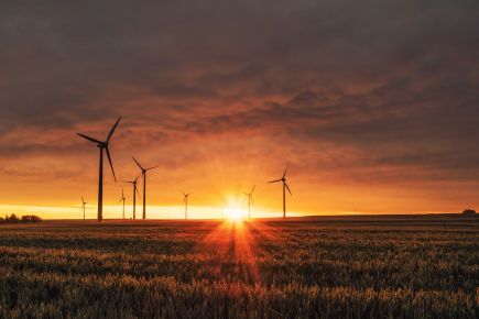 PPA zmluvy môžu priemyslu priniesť stabilnejšie ceny elektriny. Slovensku však chýbajú nové zdroje